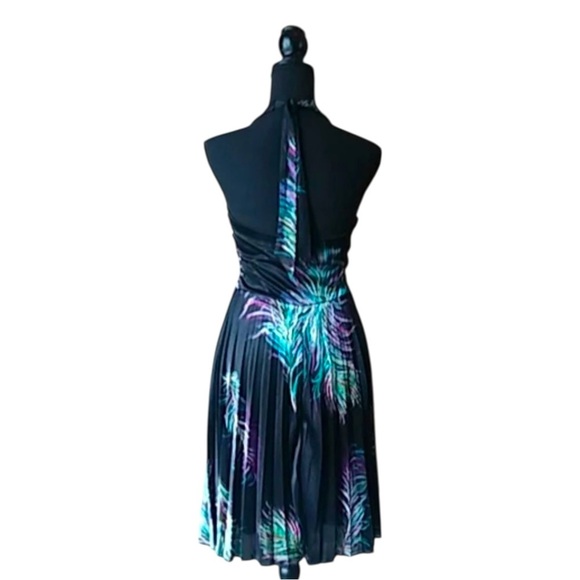 Speechless Women’s Halter Dress Black Feather Print Knee Pleated size S - Picture 4 of 14